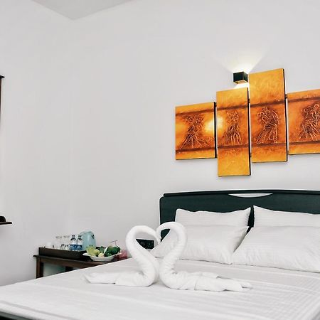 Aurum Boutique Hotell Negombo Exteriör bild