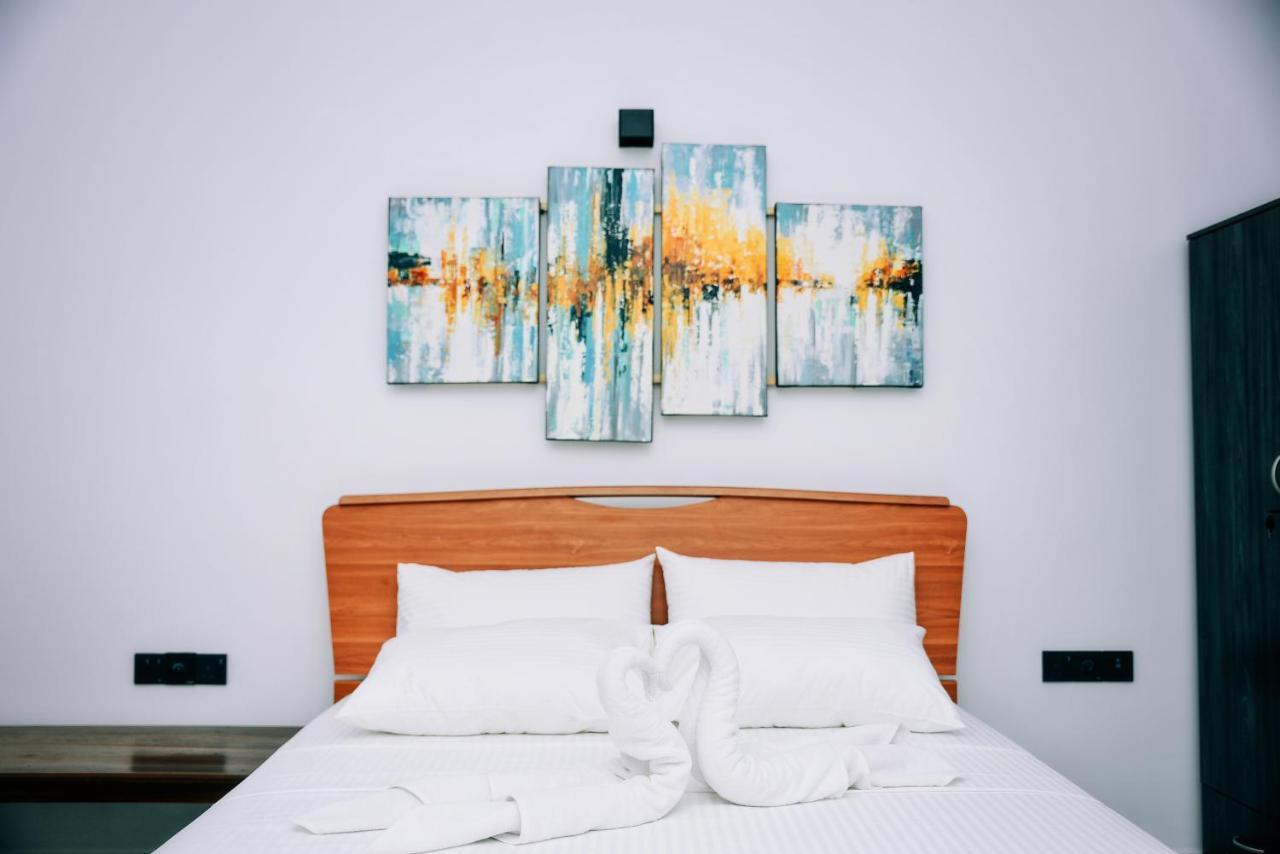 Aurum Boutique Hotell Negombo Exteriör bild